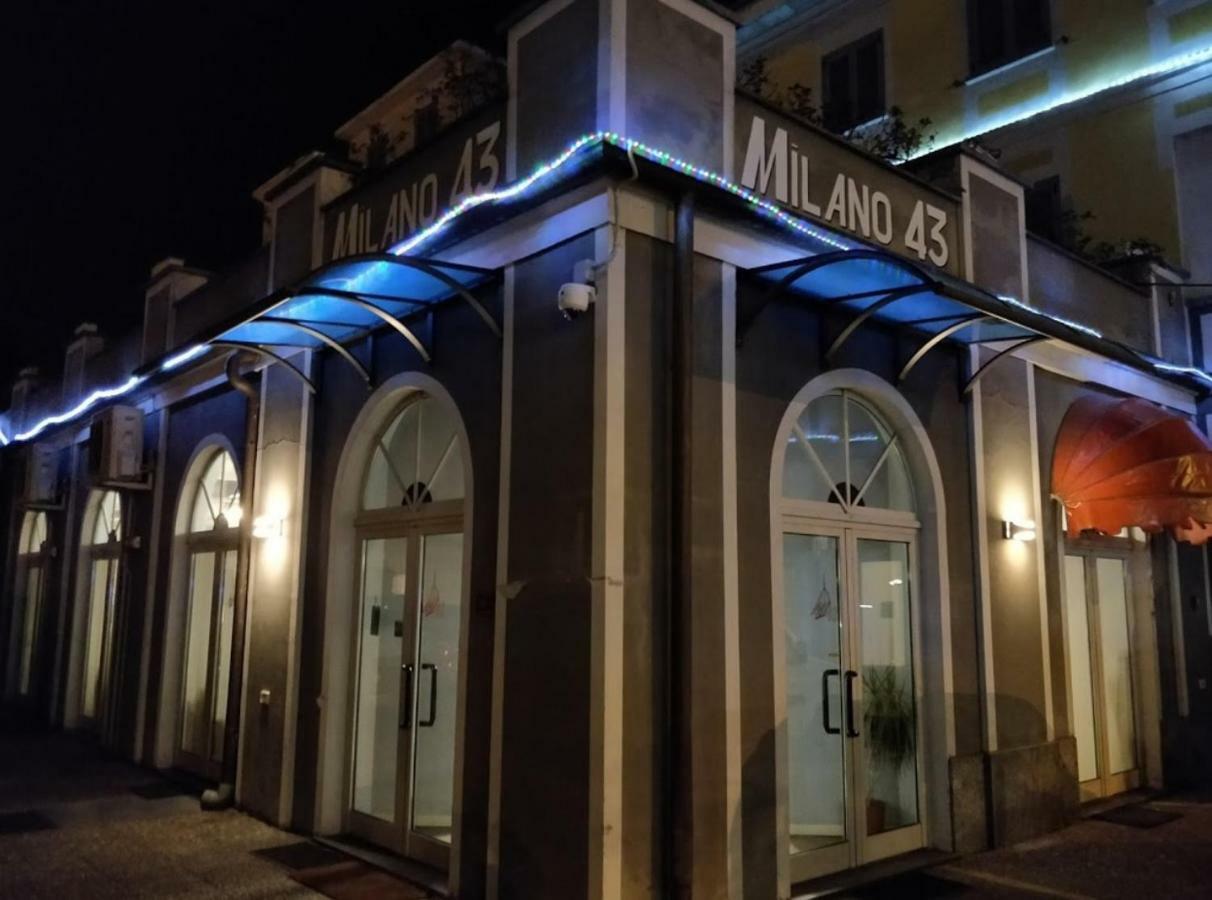 Hotel La Cupola ノヴァーラ エクステリア 写真